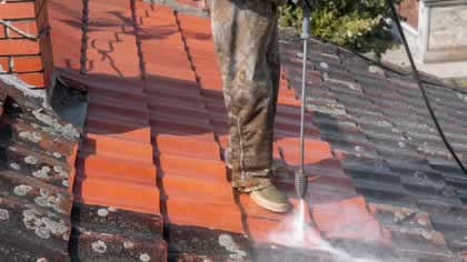 Nettoyage et traitement toit Forges